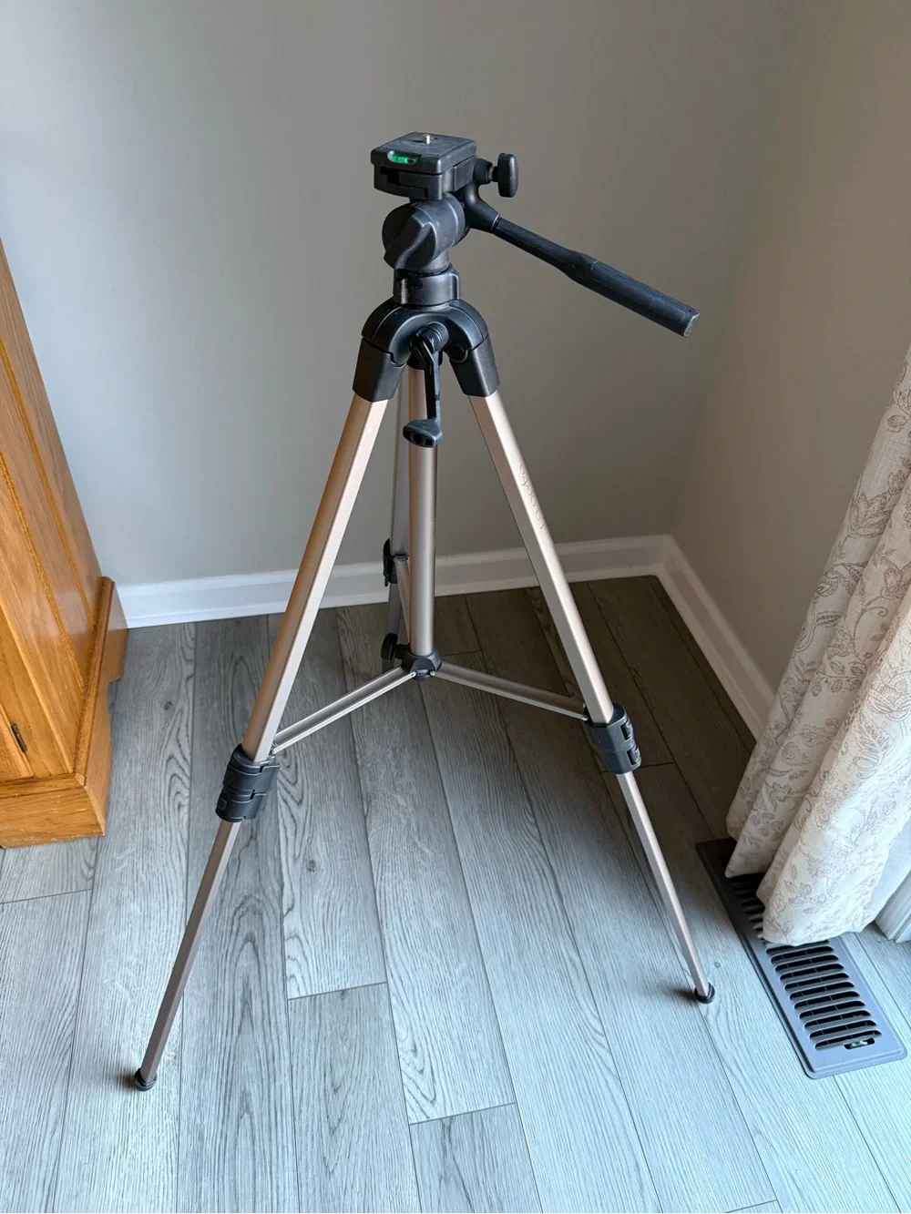 Sunpak Platinum Plus Camera Tri-Pod Stand